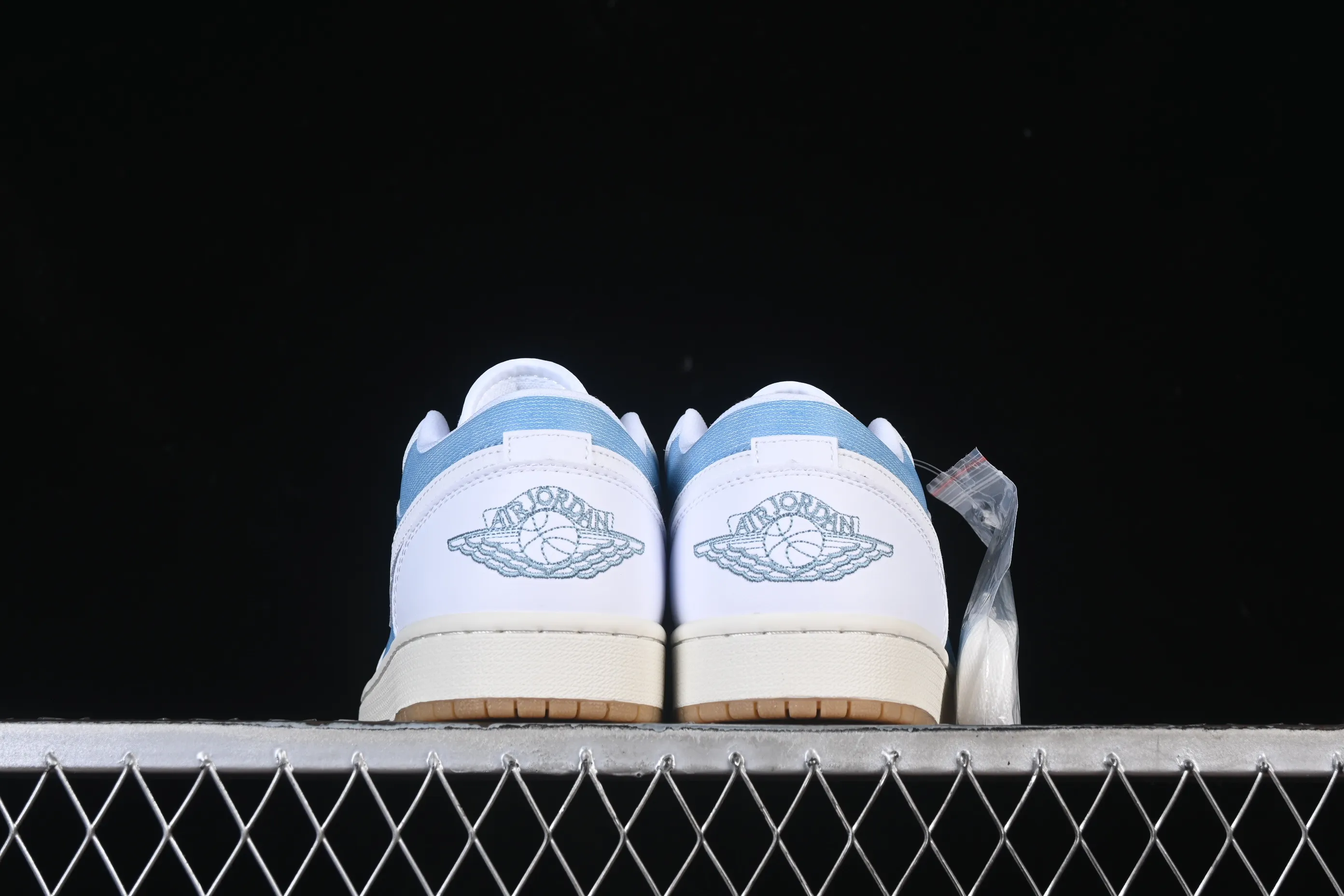 All categories Air Jordan Jordan series basketball shoes Air Jordan 1 Low Air Jordan 1 Low Denim "Worn Blue" Denim denim low-top retro culture basketball shoes HQ2004-400